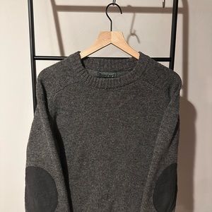 Cozy Woolrich Boyfriend sweater. Shell 100% Wool. Trim 100% cotton.